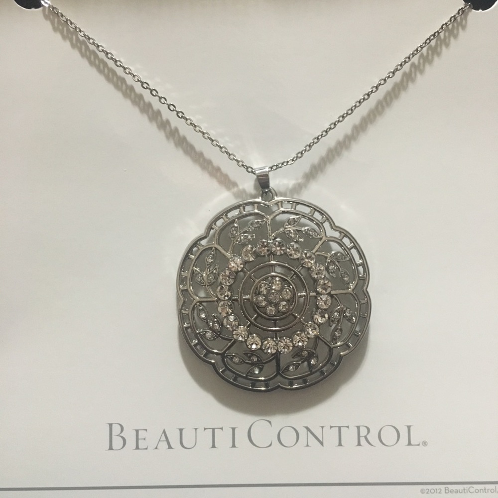 Valencia Mystique Necklace